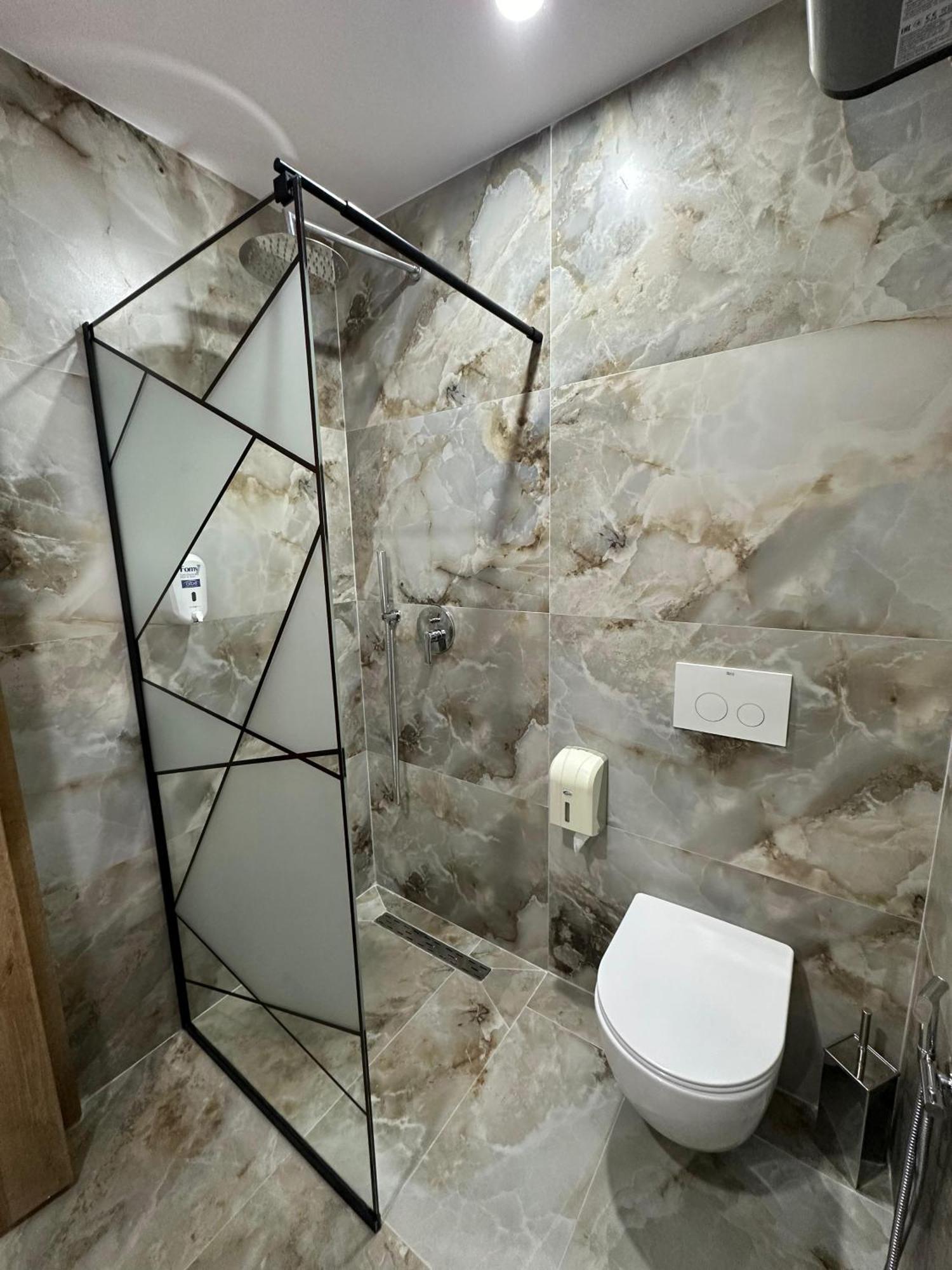 Hotel Arberia Tirana Extérieur photo