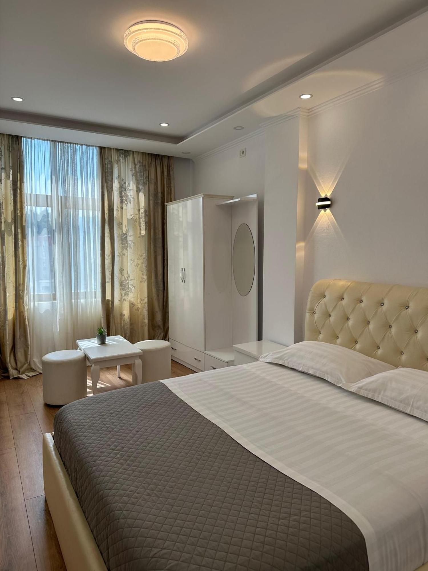 Hotel Arberia Tirana Extérieur photo