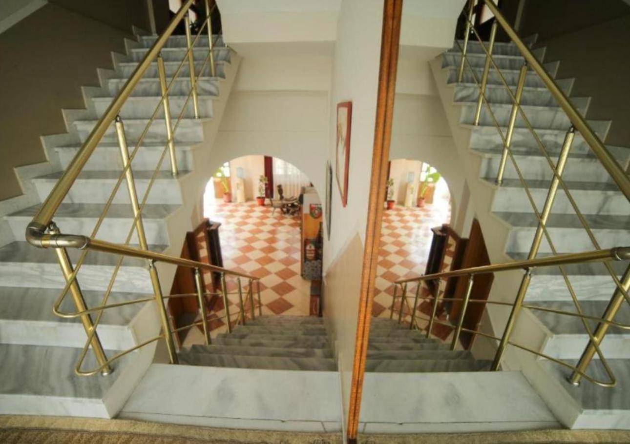 Hotel Arberia Tirana Extérieur photo
