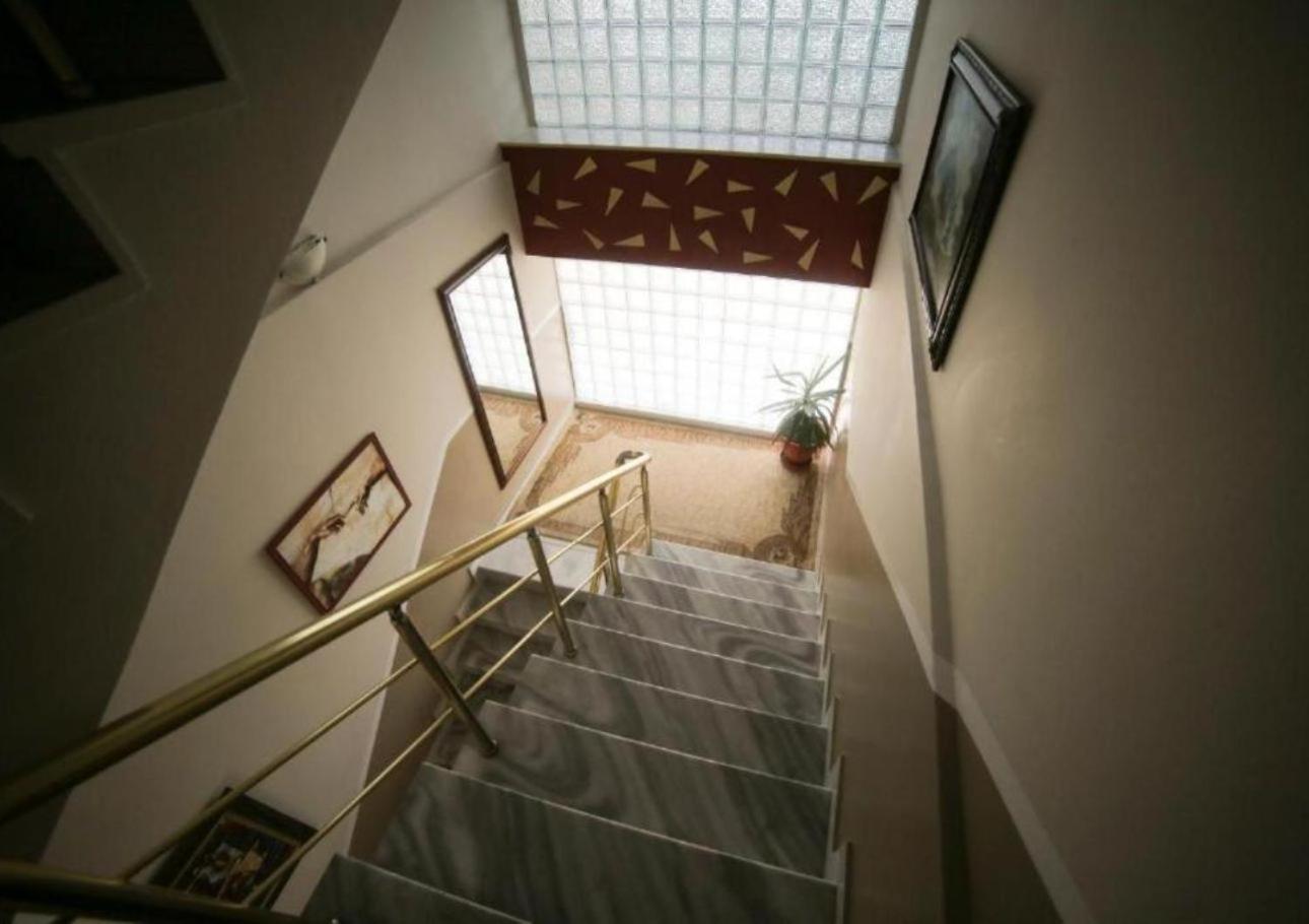 Hotel Arberia Tirana Extérieur photo