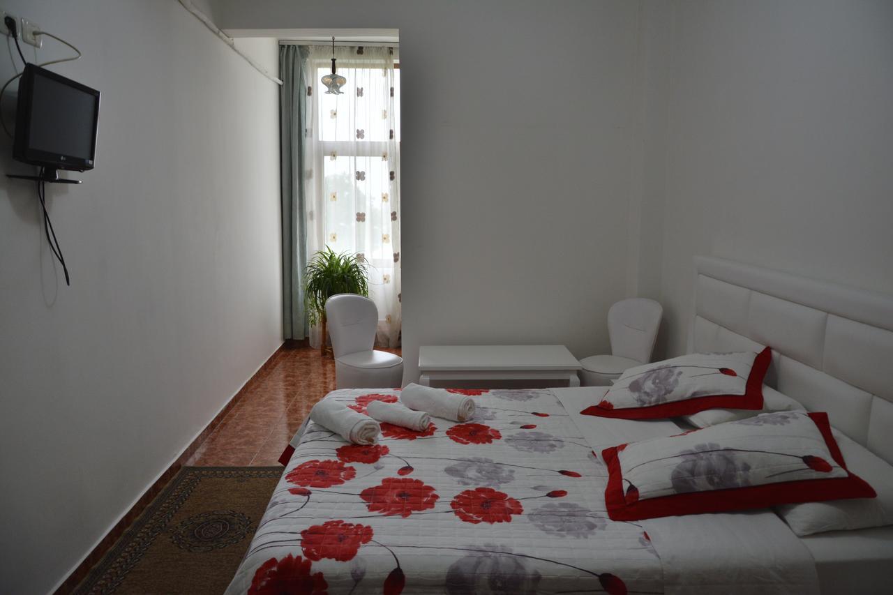 Hotel Arberia Tirana Extérieur photo