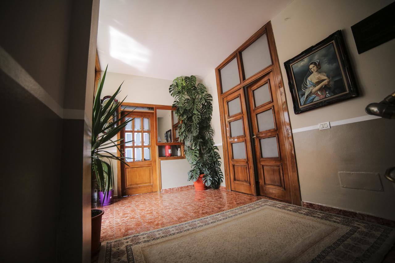 Hotel Arberia Tirana Extérieur photo